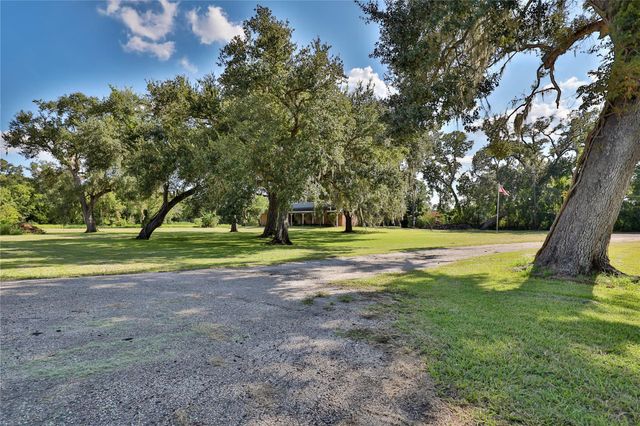 10392 Fm-524, Sweeny, TX 77480