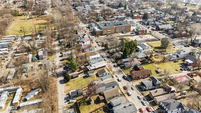 718 W Third Street, Madison, IN 47250