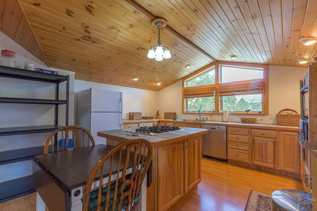 33103 Little Bear Dr, Trinidad, CO 81082