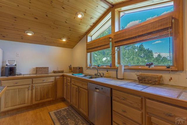 33103 Little Bear Dr, Trinidad, CO 81082