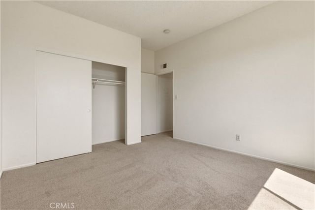 17312 Chatsworth Street L, Granada Hills, CA 91344