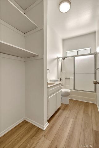 17312 Chatsworth Street L, Granada Hills, CA 91344