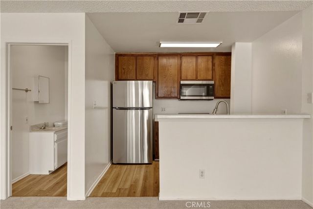 17312 Chatsworth Street L, Granada Hills, CA 91344