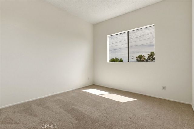 17312 Chatsworth Street L, Granada Hills, CA 91344