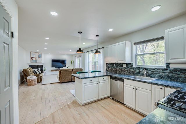 122 Dewolfe Street, Edison, NJ 08817