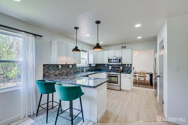 122 Dewolfe Street, Edison, NJ 08817