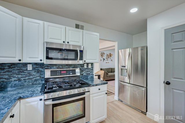 122 Dewolfe Street, Edison, NJ 08817