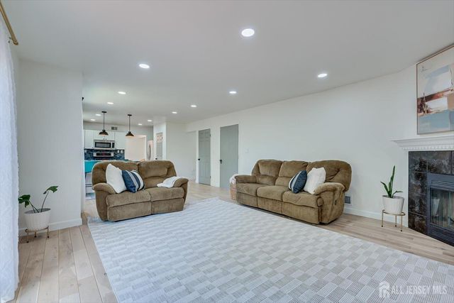 122 Dewolfe Street, Edison, NJ 08817