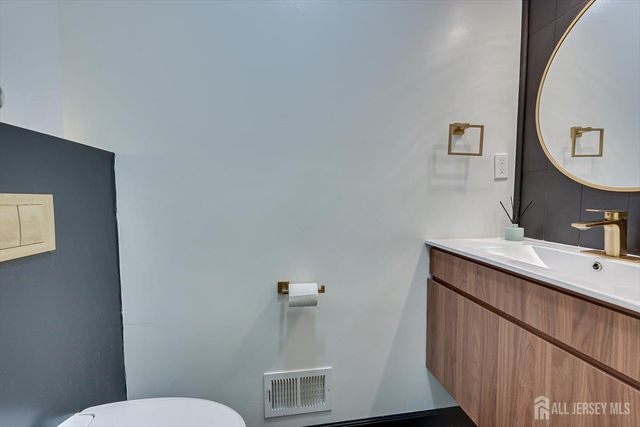 122 Dewolfe Street, Edison, NJ 08817