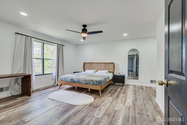 122 Dewolfe Street, Edison, NJ 08817