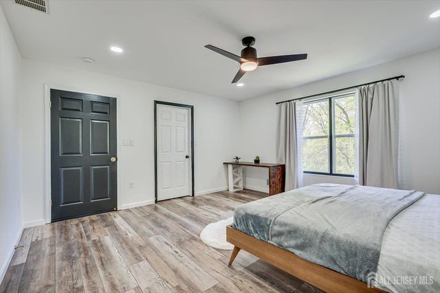 122 Dewolfe Street, Edison, NJ 08817