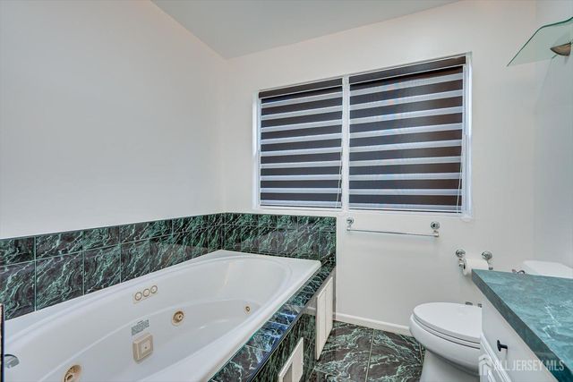 122 Dewolfe Street, Edison, NJ 08817