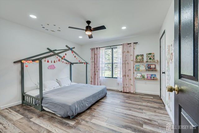 122 Dewolfe Street, Edison, NJ 08817