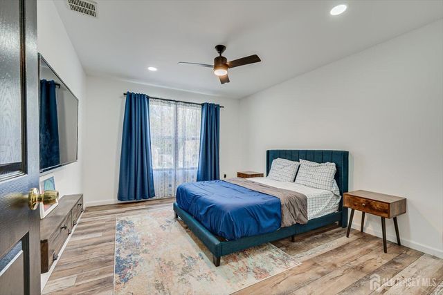 122 Dewolfe Street, Edison, NJ 08817