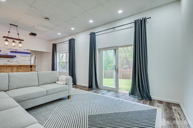 122 Dewolfe Street, Edison, NJ 08817