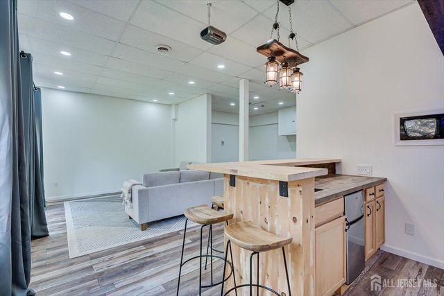 122 Dewolfe Street, Edison, NJ 08817