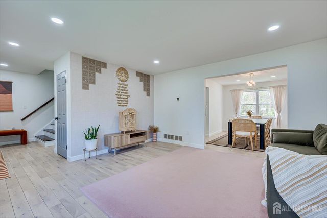 122 Dewolfe Street, Edison, NJ 08817