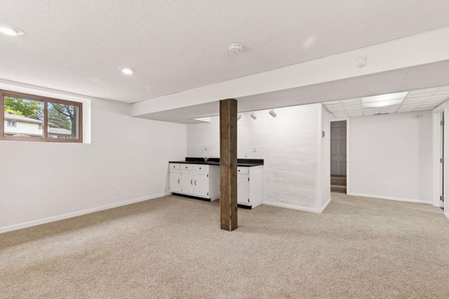 1848 Evergreen Draw, Woodbury, MN 55125