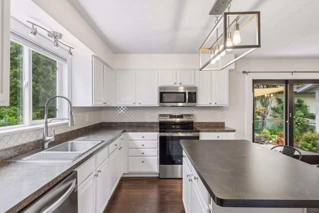 1848 Evergreen Draw, Woodbury, MN 55125