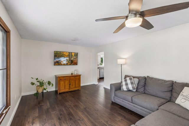 1848 Evergreen Draw, Woodbury, MN 55125