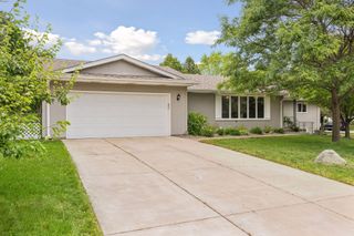 1848 Evergreen Draw, Woodbury, MN 55125