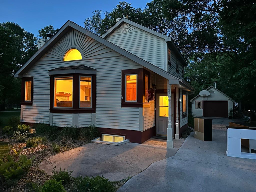 1127 Campbell Avenue, Detroit Lakes, MN 56501