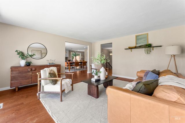 1116 N Eagle Hills Way, Eagle, ID 83616