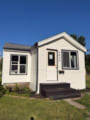 4425 Holton Avenue, Fort Wayne, IN 46806