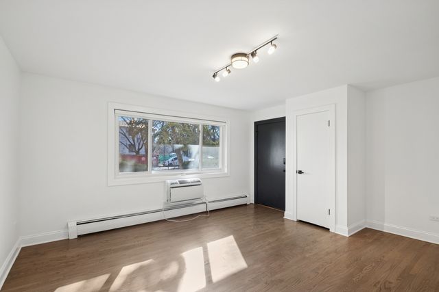 4201 N Paulina Street, Chicago, IL 60613