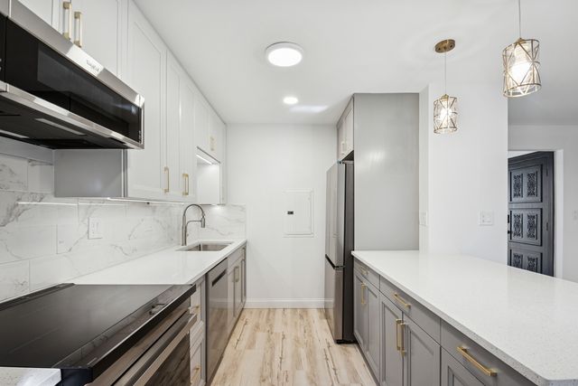 4201 N Paulina Street, Chicago, IL 60613