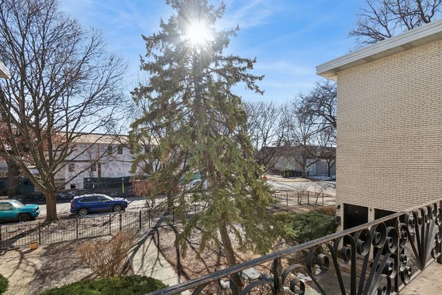 4201 N Paulina Street, Chicago, IL 60613