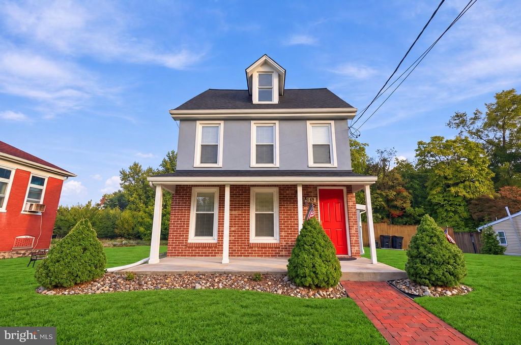 239 CHESTNUT ST, MOUNT HOLLY, NJ 08060 — exterior
