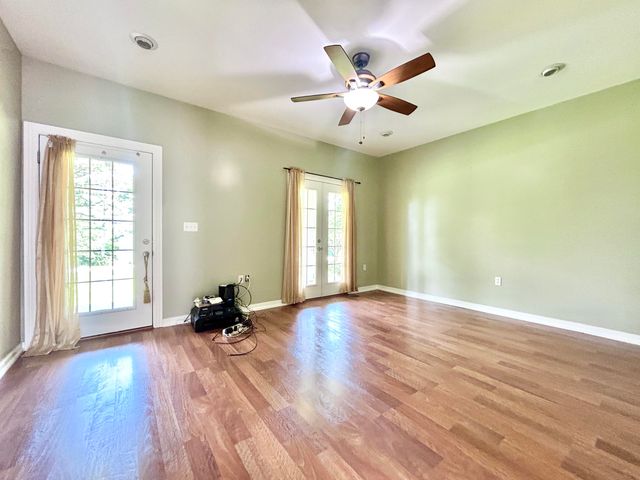 291 Forest Ridge Circle, Bronston, KY 42518