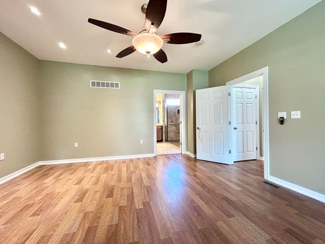 291 Forest Ridge Circle, Bronston, KY 42518