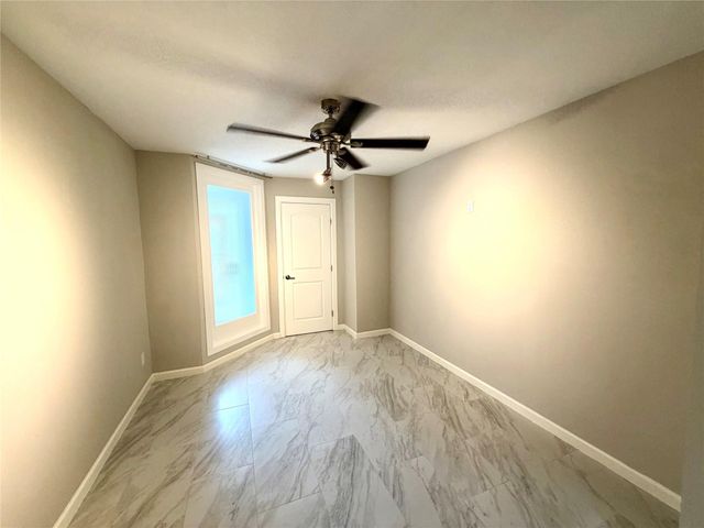 359 N Post Oak Lane 118, Houston, TX 77024