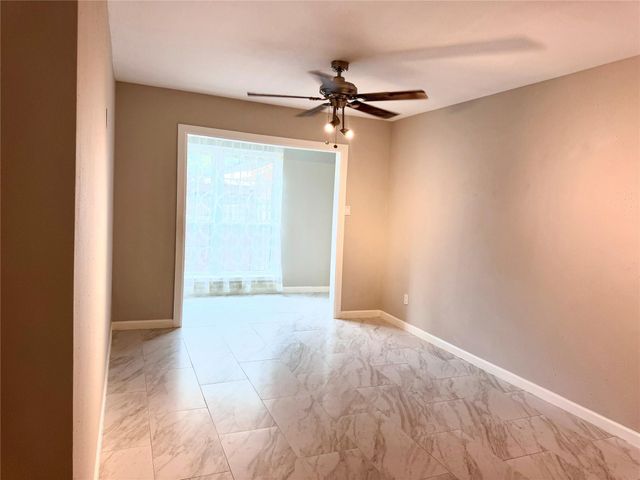 359 N Post Oak Lane 118, Houston, TX 77024