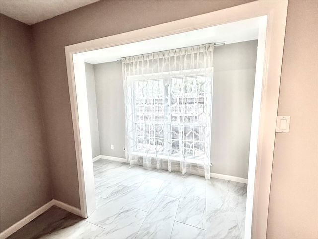 359 N Post Oak Lane 118, Houston, TX 77024