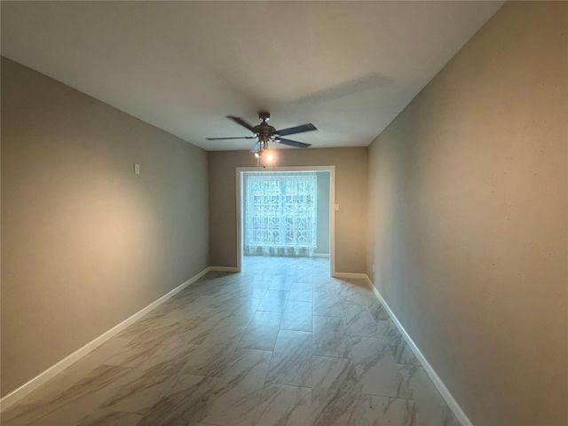 359 N Post Oak Lane 118, Houston, TX 77024