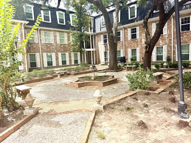 359 N Post Oak Lane 118, Houston, TX 77024