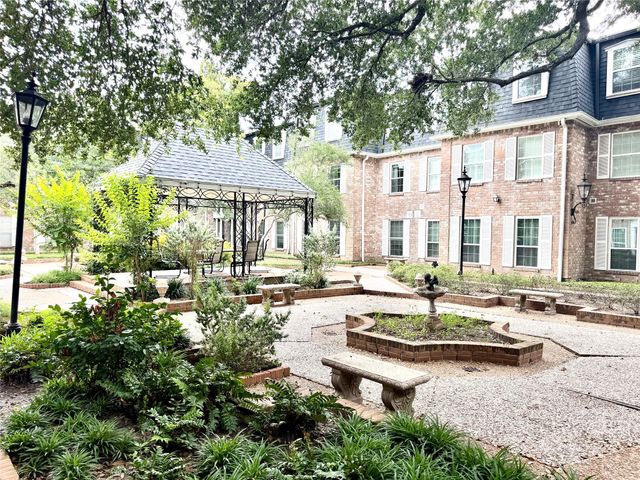 359 N Post Oak Lane 118, Houston, TX 77024