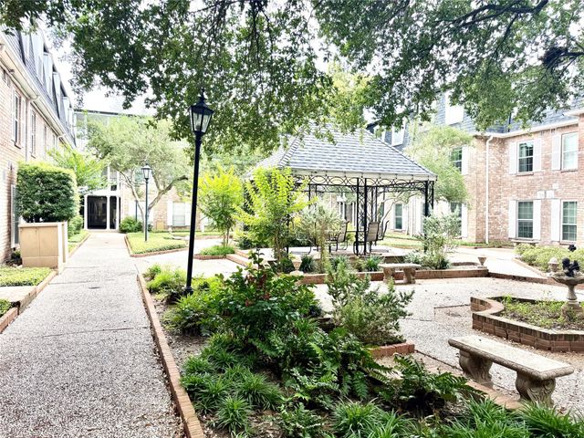 359 N Post Oak Lane 118, Houston, TX 77024