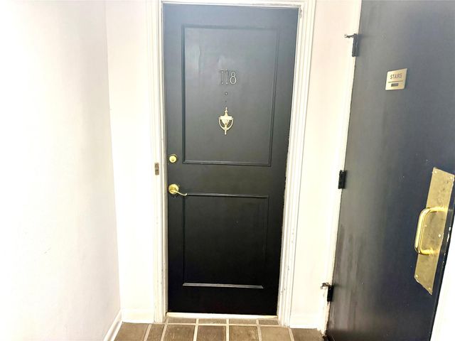 359 N Post Oak Lane 118, Houston, TX 77024
