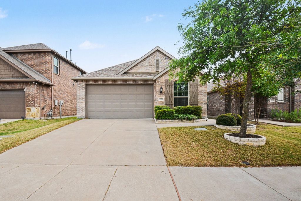 5520 Yarborough Drive, Forney, TX 75126