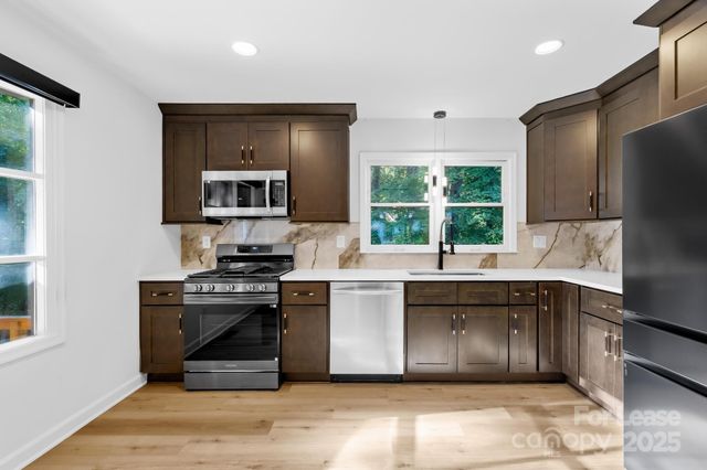 7201 Leaves Lane, Charlotte, NC 28213