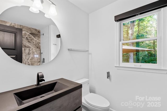 7201 Leaves Lane, Charlotte, NC 28213