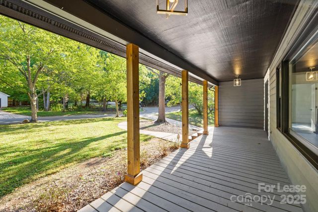 7201 Leaves Lane, Charlotte, NC 28213