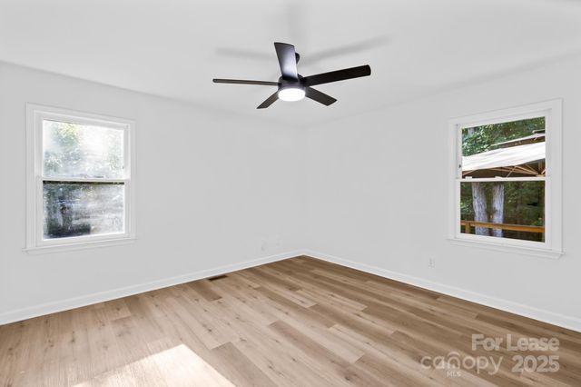 7201 Leaves Lane, Charlotte, NC 28213