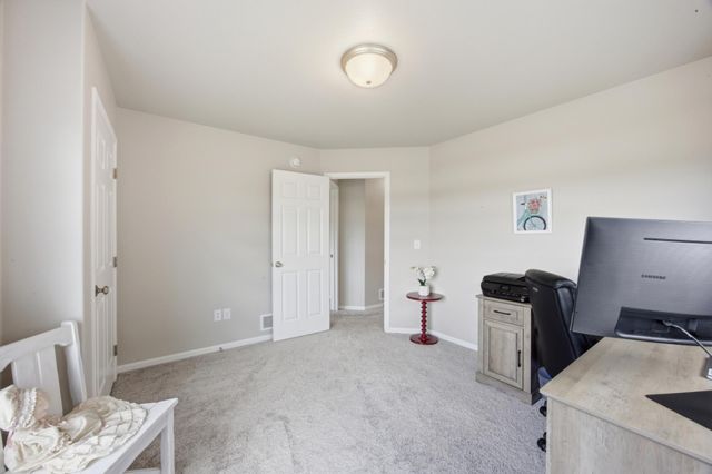 1566 66th Avenue S, Fargo, ND 58104