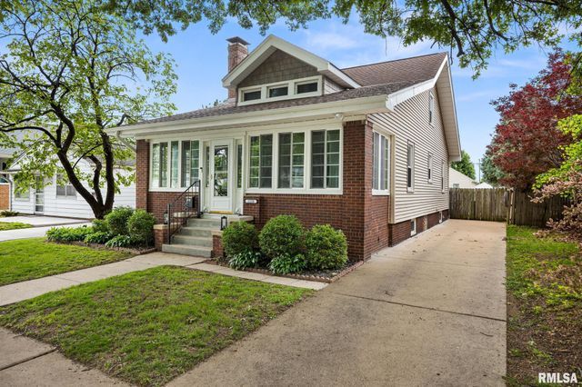 2228 W MOSS Avenue, West Peoria, IL 61604