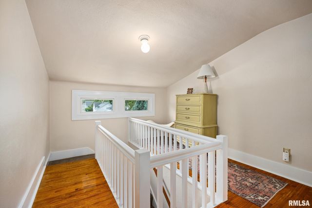 2228 W MOSS Avenue, West Peoria, IL 61604